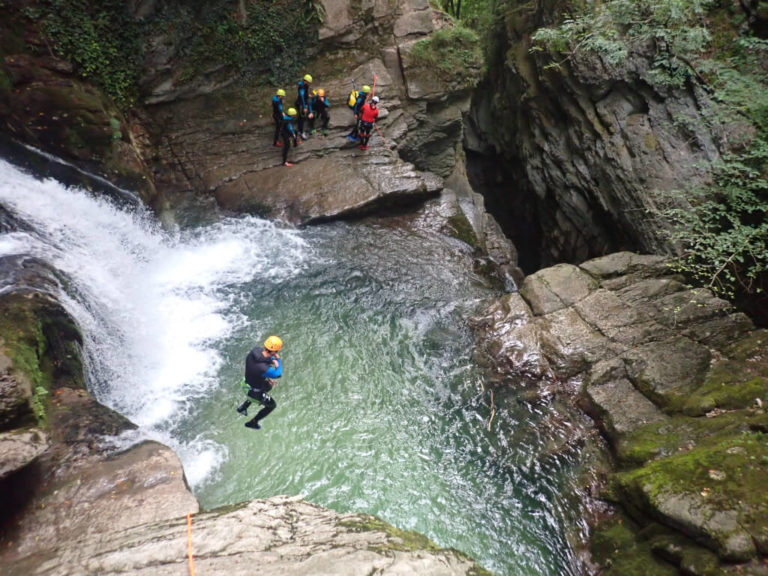 Possible jump in Lower Furon, canyoning initiation in Vercors